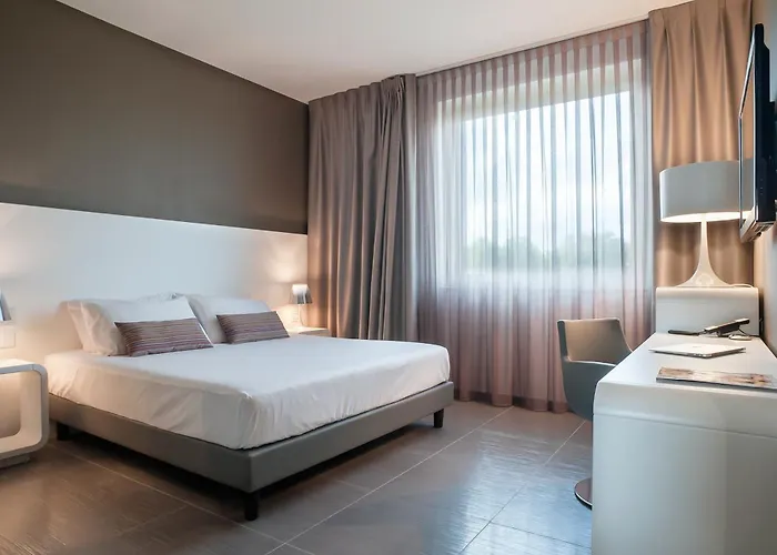 8Piuhotel Lecce